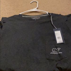 Vineyard vines tee